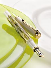 Pelikan Souveran Serisi M400 White Tortoiseshell Dolma Kalem