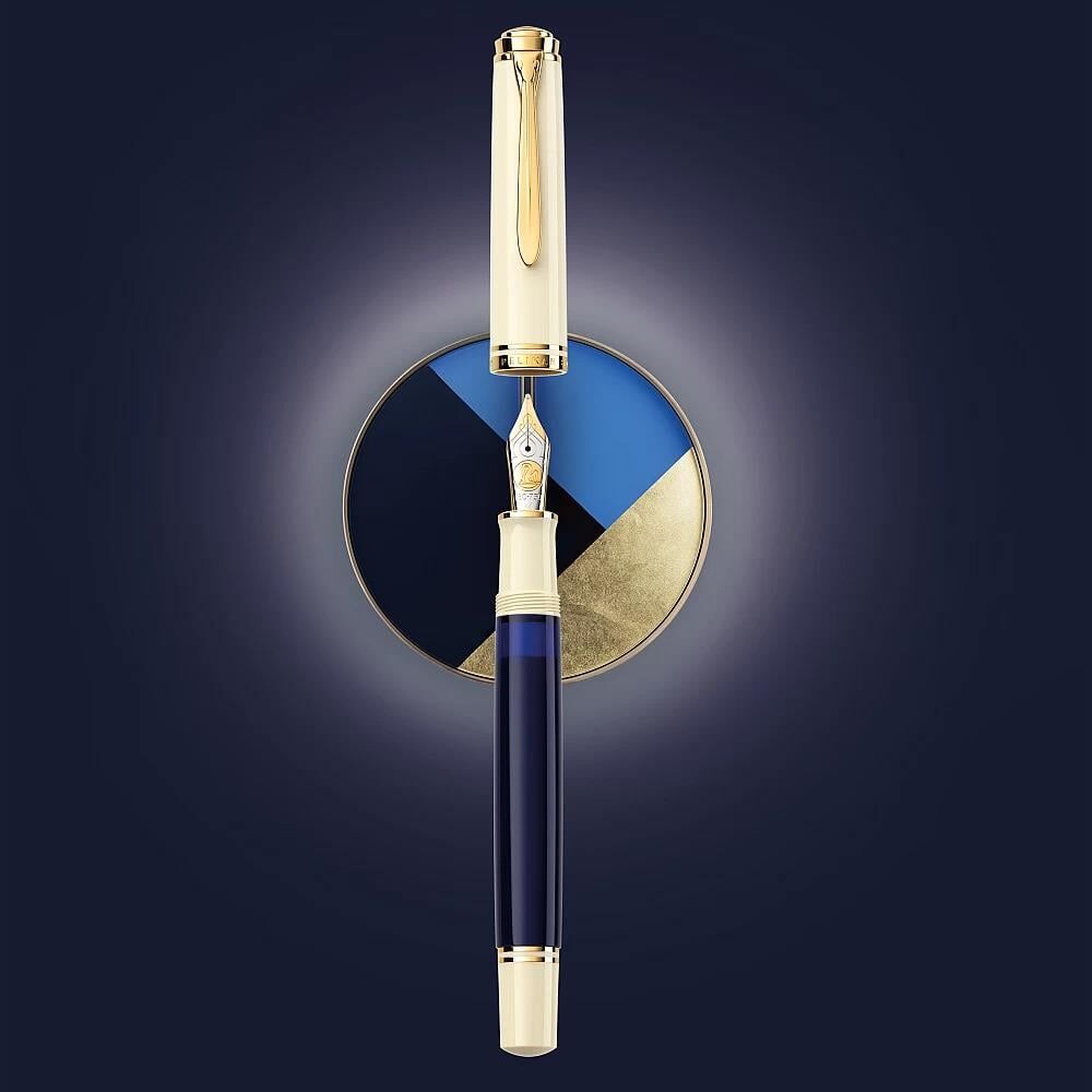 Pelikan Souverän M800 Cream Blue Fountain Pen